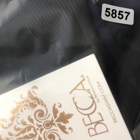 Becca  Fine Line American Fit Bottoms Black Large NWT - Picture 10 of 10